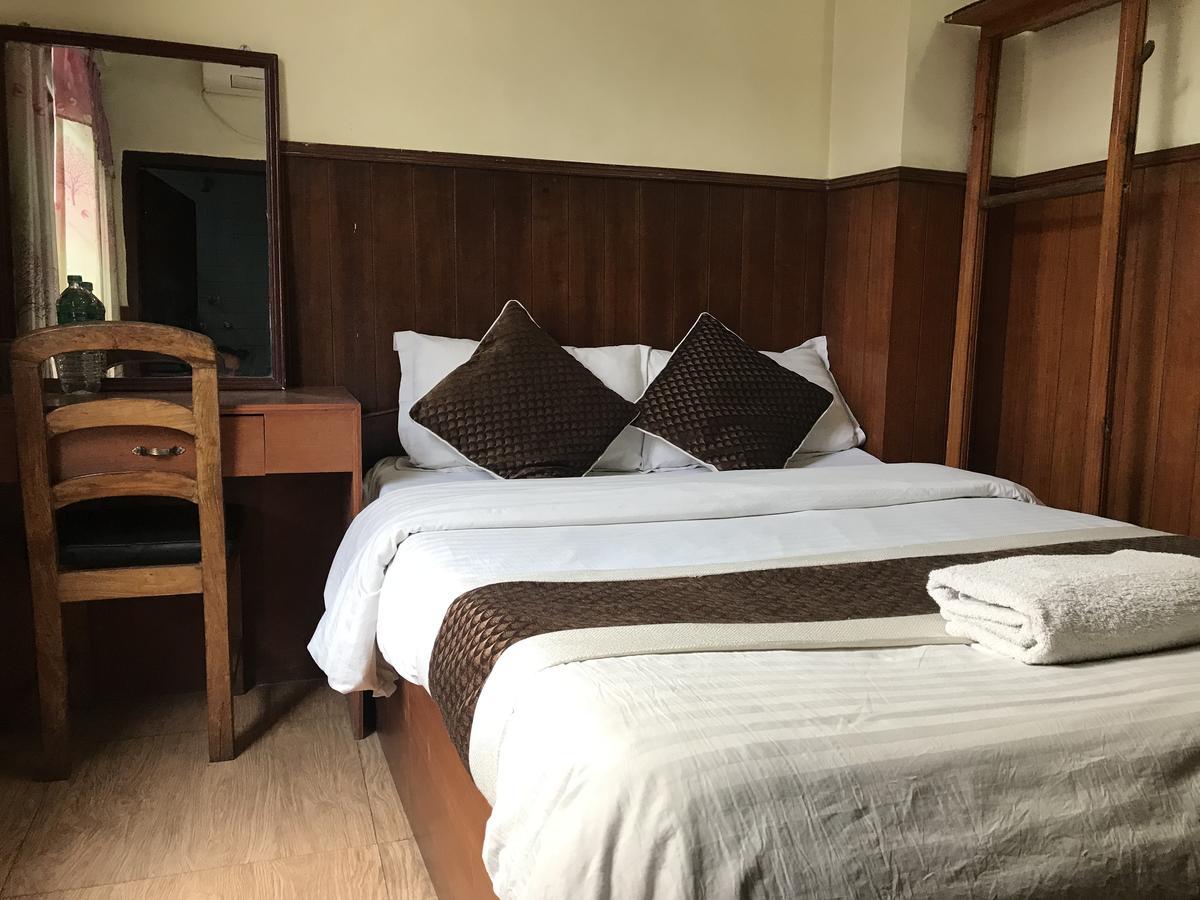 Hotel Florid Kathmandu Esterno foto